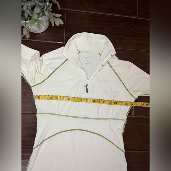 Athleta pale green running 1/4 zip long sleeved shirt sz small - Picture 8 of 8